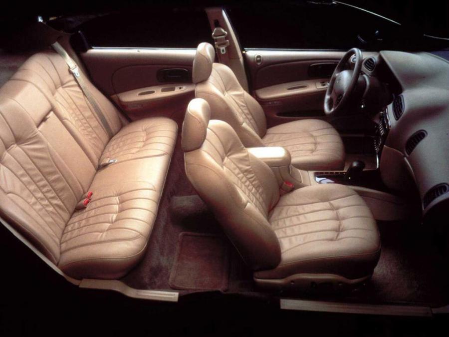  Chrysler Concorde 1998 года  (фото 22 из 31)